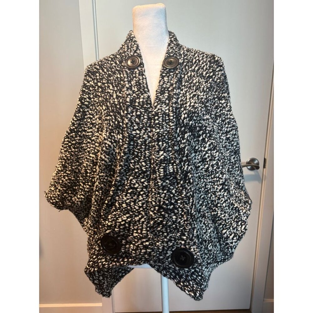 GlennMon Design Black & White Chunky Knit Poncho Wrap One Size Oversized